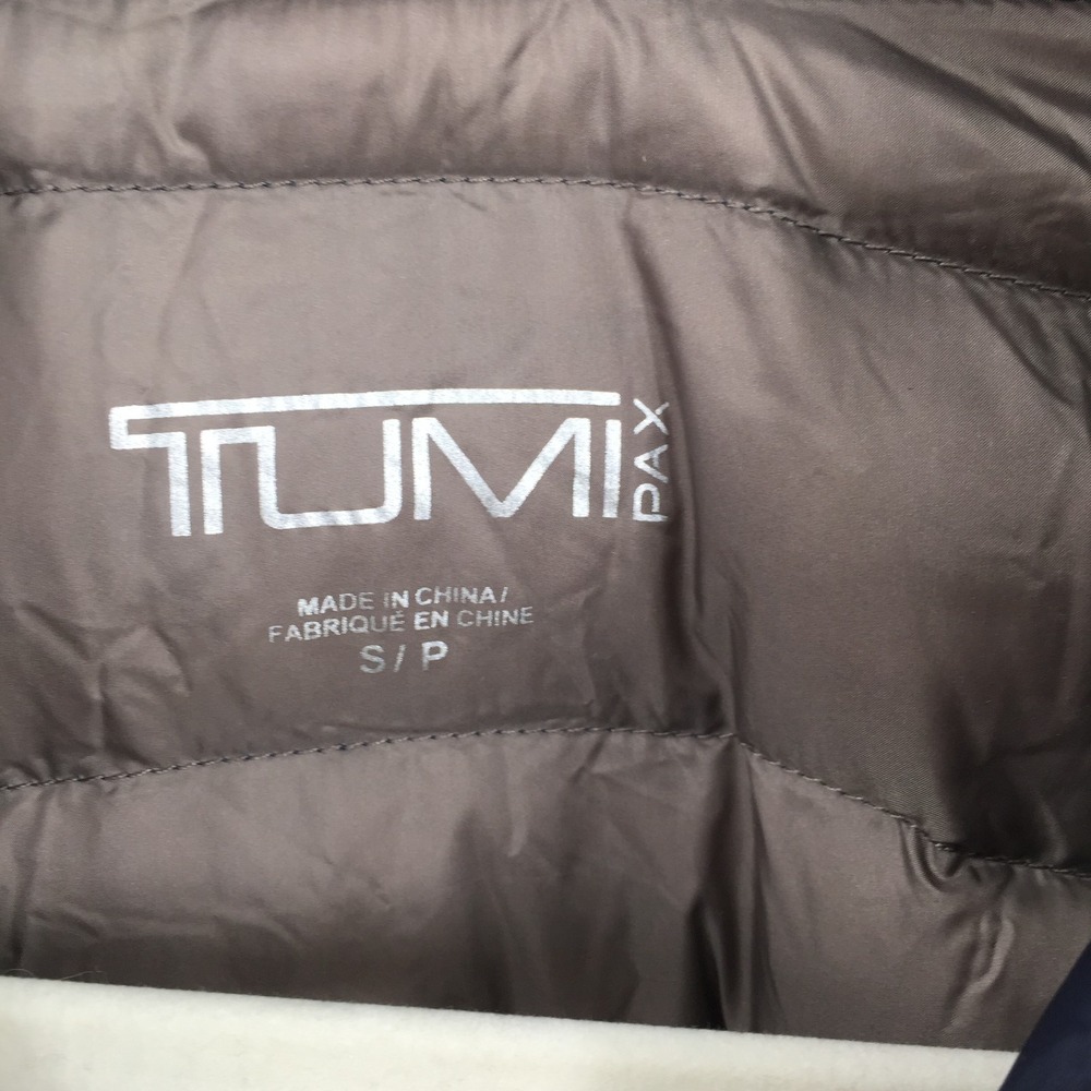 TUMI pax packable Navy Encore Boston Harbor Puffer jacket Sleep pillow Hood S - Picture 7 of 14